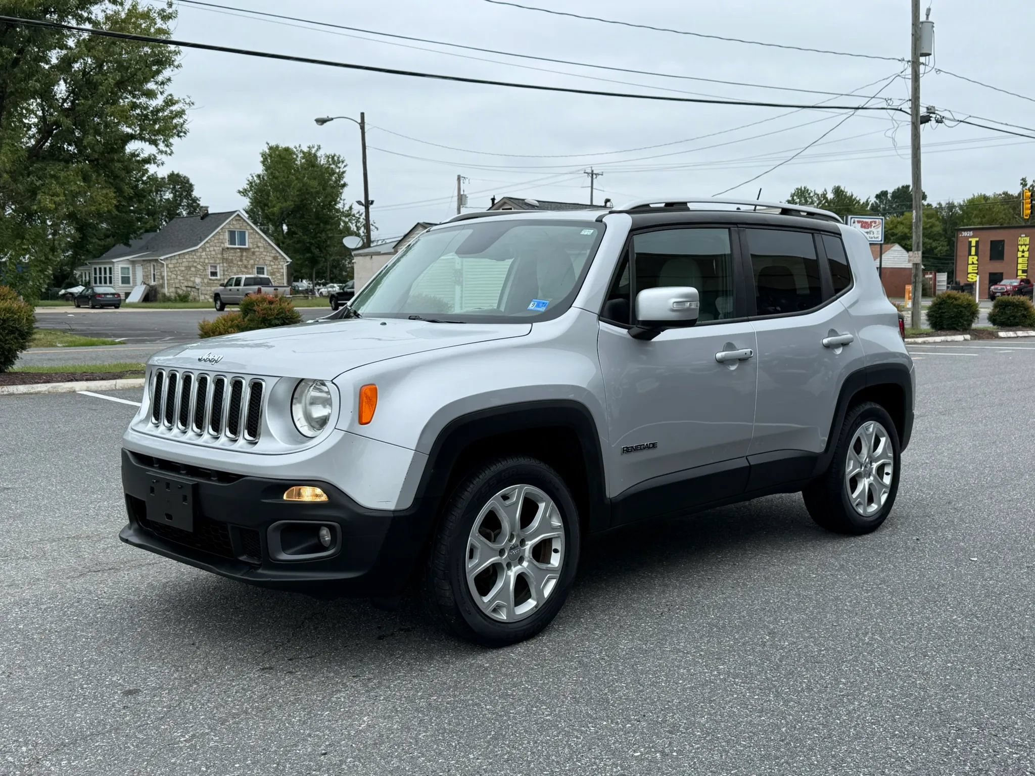 Used 2015 Jeep Renegade Limited AWD/4WD image 15