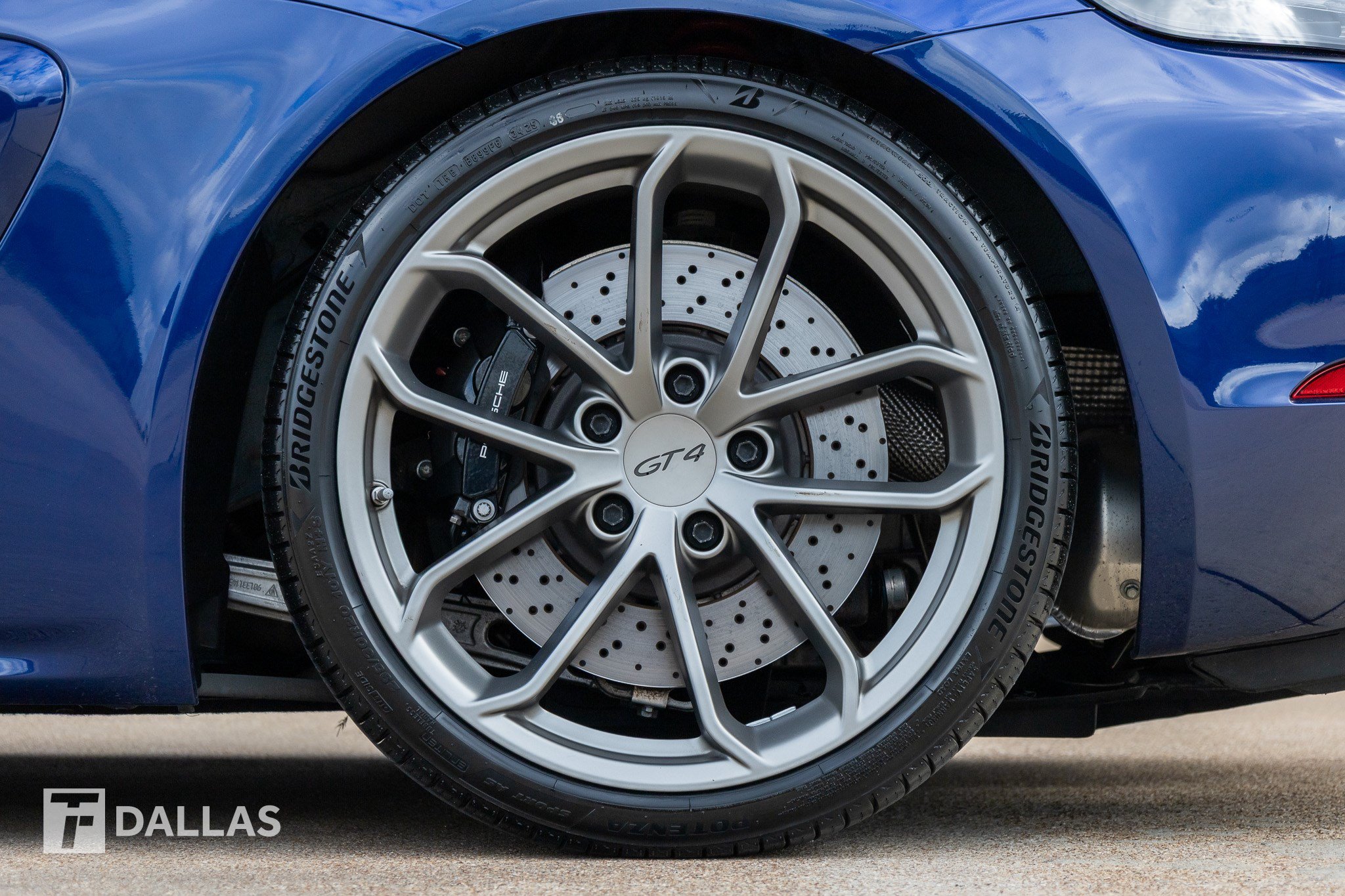 Used 2023 Porsche 718 Cayman GT4 RWD image 9