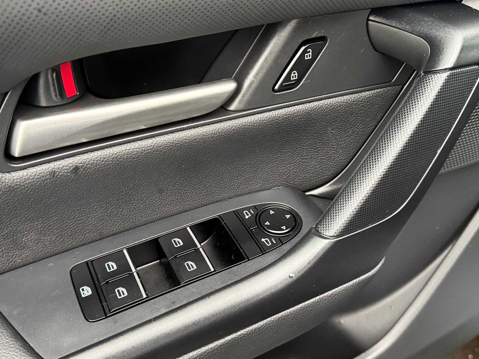 Certified 2025 MAZDA CX-50 AWD 2.5 S w/ Premium Package image 12