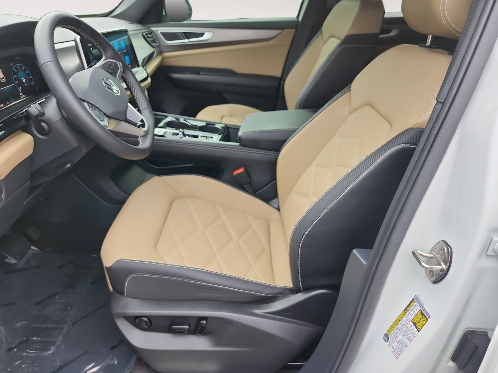 Used 2024 Volkswagen Atlas Cross Sport SE AWD/4WD image 10