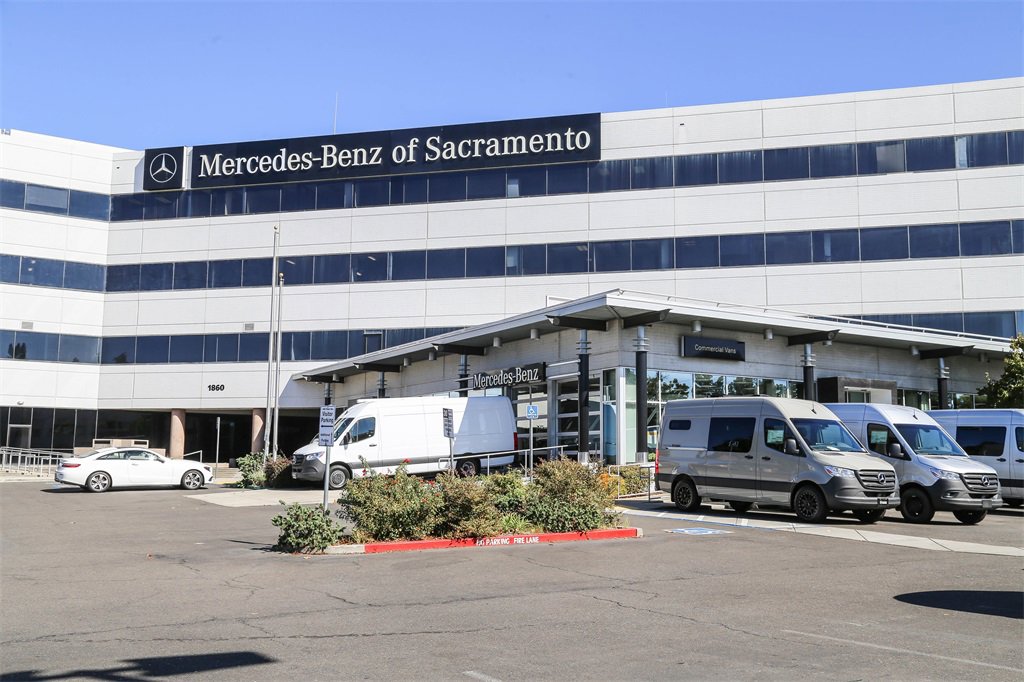 Used 2024 Mercedes-Benz eSprinter 170 Cargo image 25