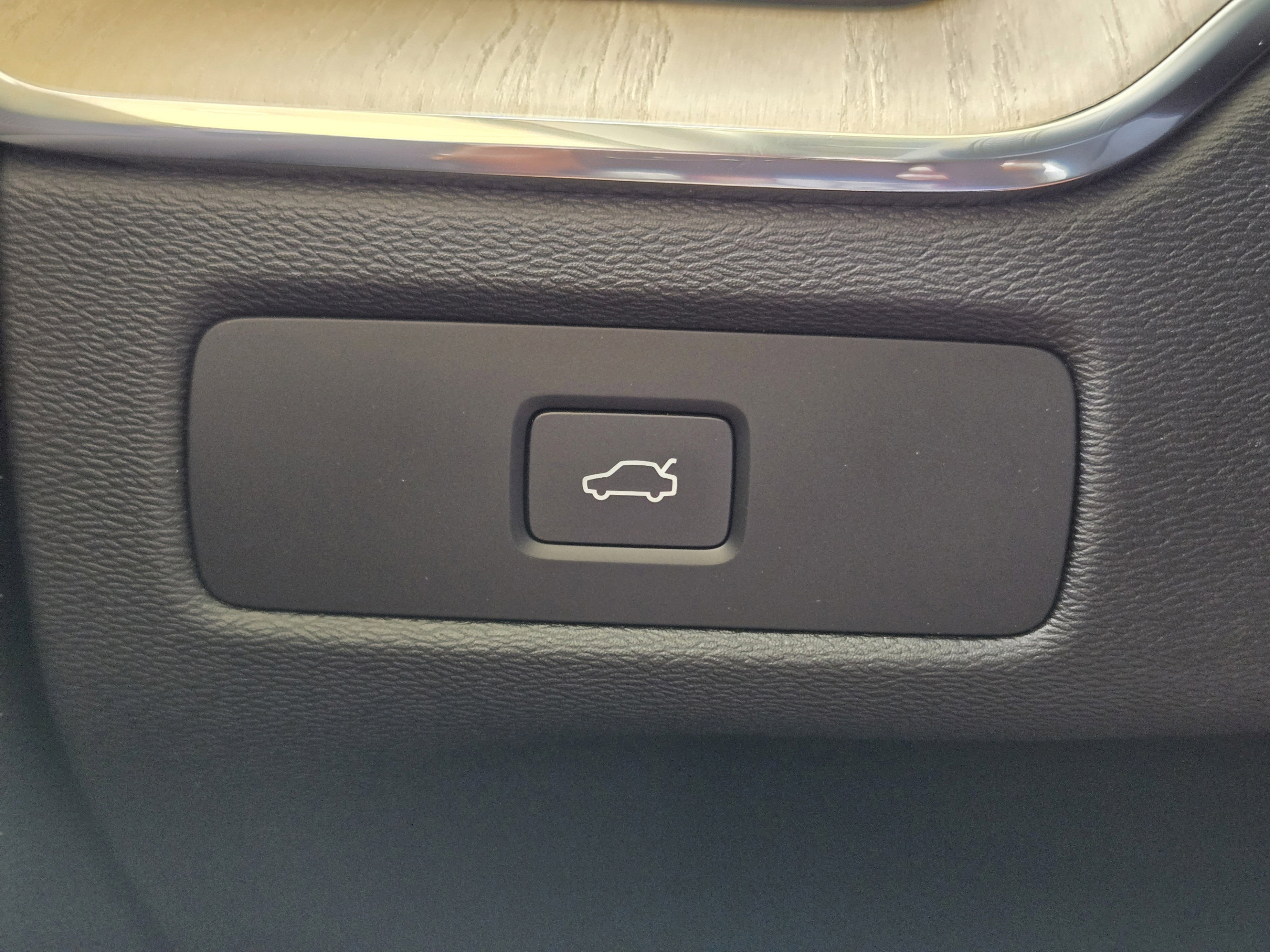 New 2026 Volvo XC60 B5 Core AWD/4WD image 18