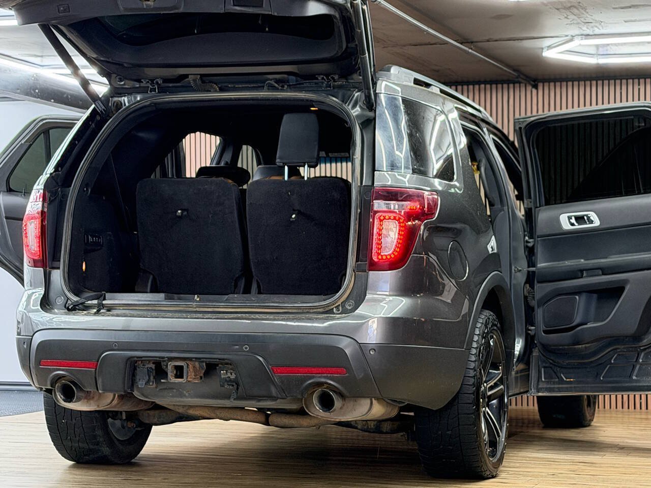 Used 2015 Ford Explorer Sport w/ Equipment Group 401A AWD/4WD image 8