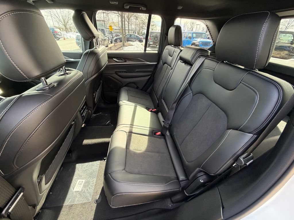 New 2026 Jeep Grand Cherokee Altitude AWD/4WD image 12