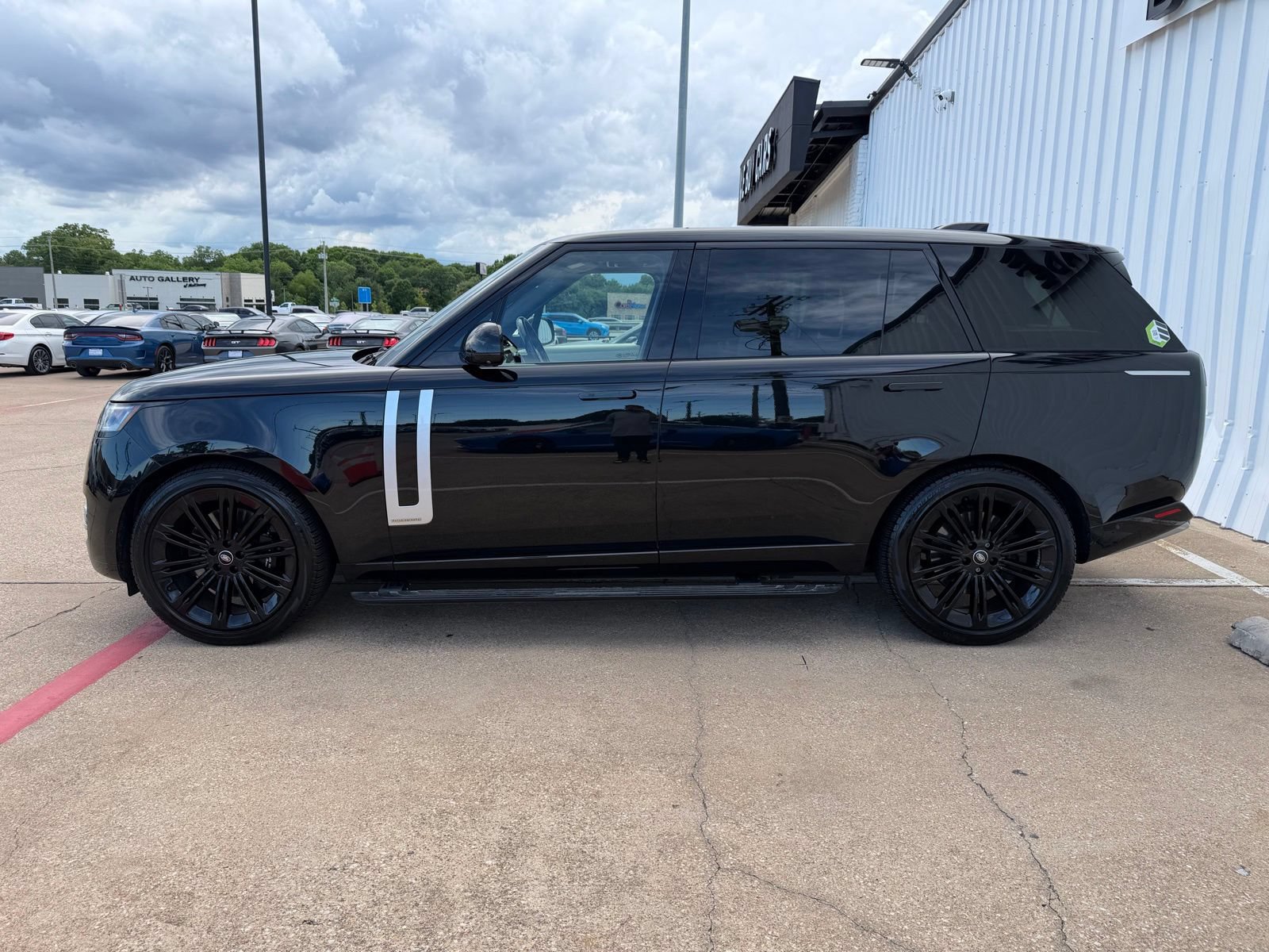 Used 2023 Land Rover Range Rover Long Wheelbase Autobiography AWD/4WD image 3