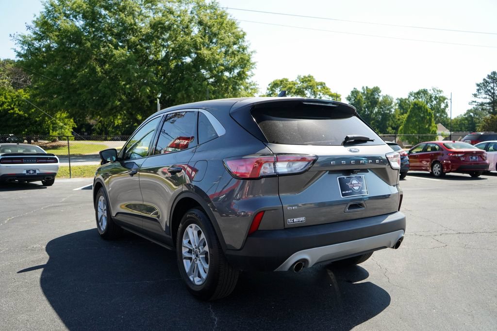 Used 2021 Ford Escape SE w/ Convenience Package FWD image 3
