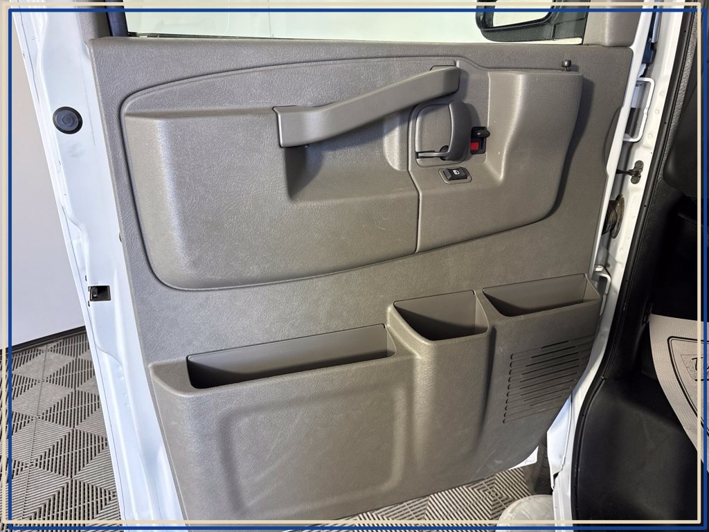 Used 2025 Chevrolet Express 2500 w/ Driver Convenience Package RWD image 31
