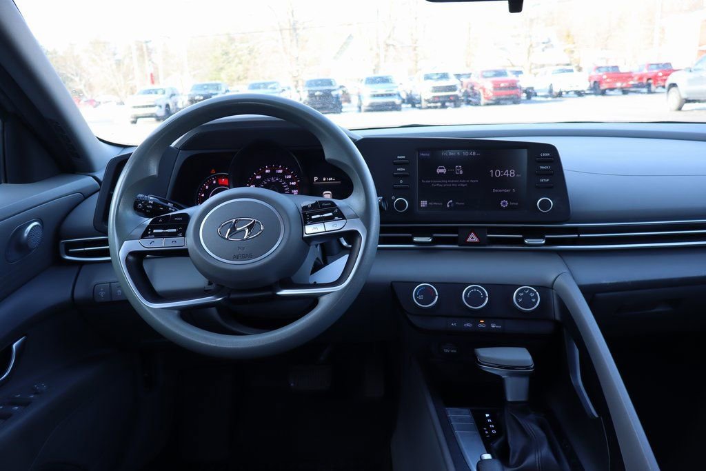 Used 2021 Hyundai Elantra SE image 5