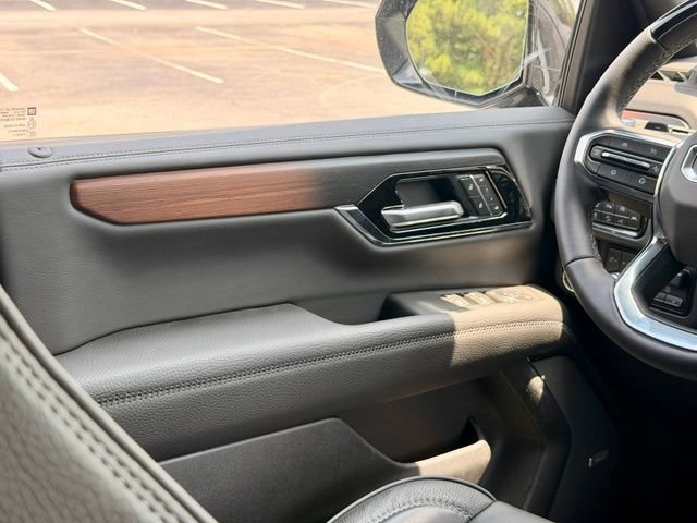 Used 2026 GMC Yukon Denali w/ Denali Reserve Package AWD/4WD image 21