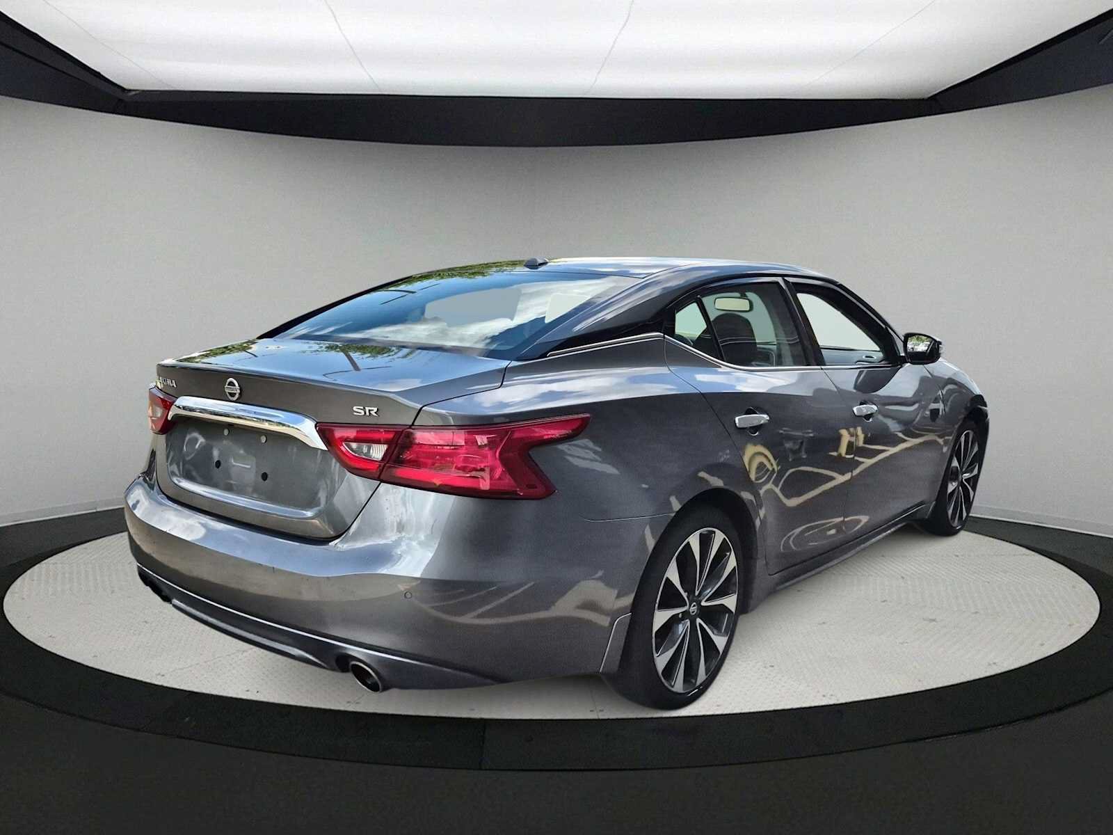 Used 2017 Nissan Maxima SR FWD image 8