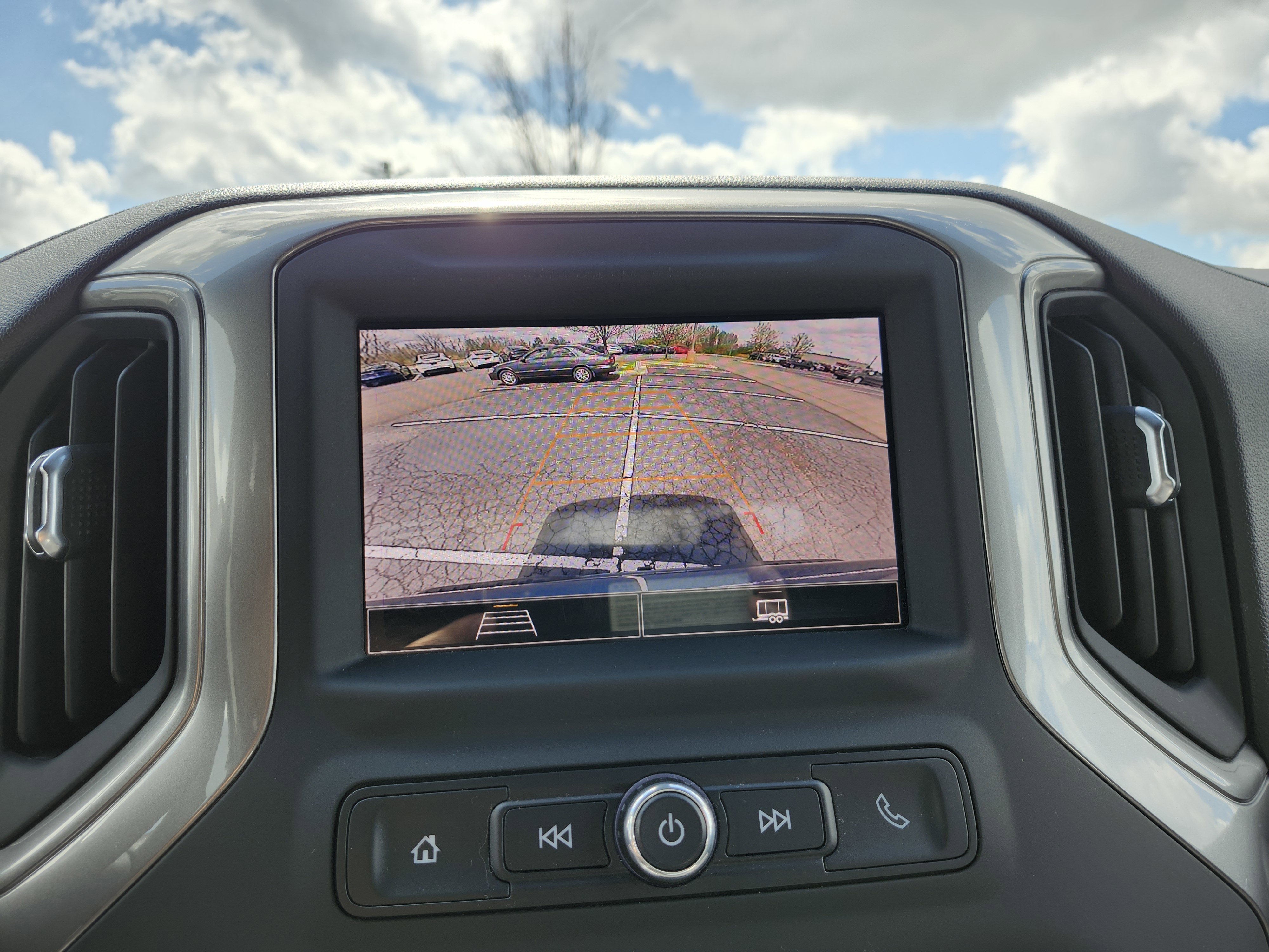 Used 2024 Chevrolet Silverado 1500 Custom AWD/4WD image 2