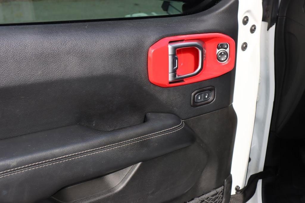 Used 2018 Jeep Wrangler Unlimited Sahara image 17