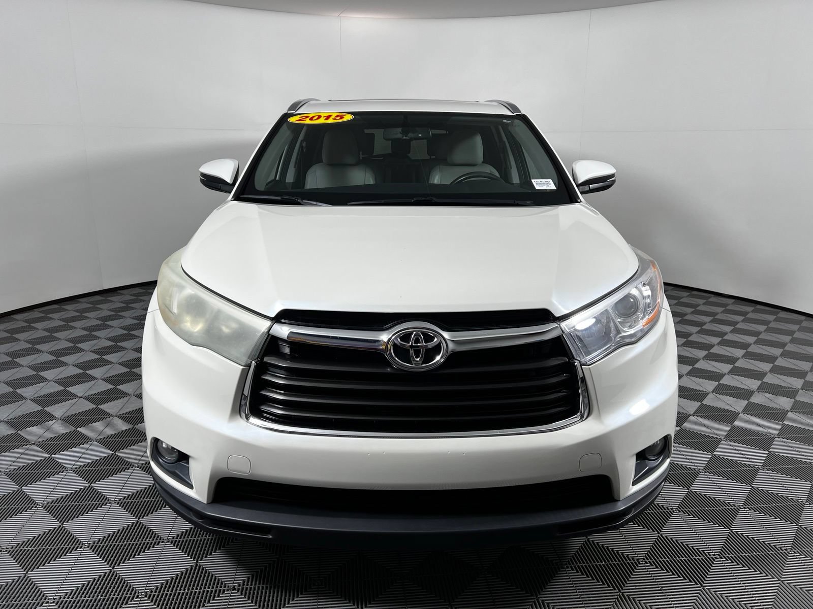 Used 2015 Toyota Highlander XLE AWD/4WD image 2