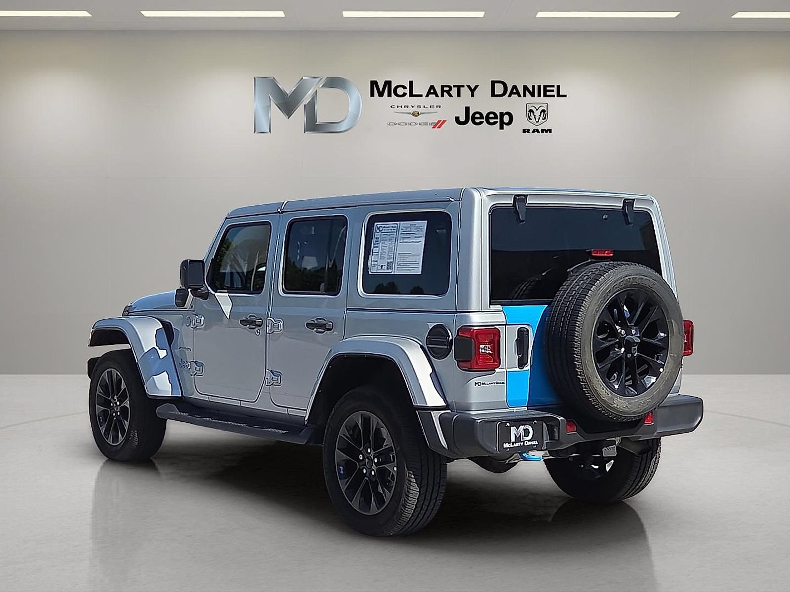 Used 2022 Jeep Wrangler Unlimited Sahara w/ Cold Weather Group AWD/4WD image 4