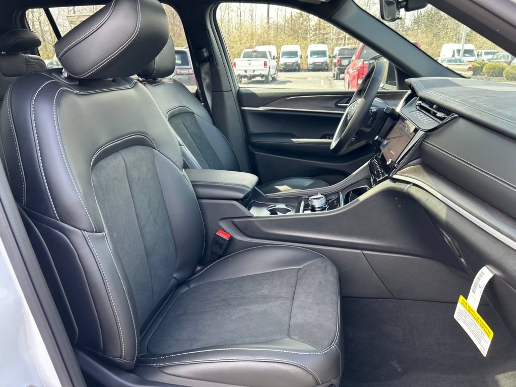 New 2026 Jeep Grand Cherokee L 4WD image 28