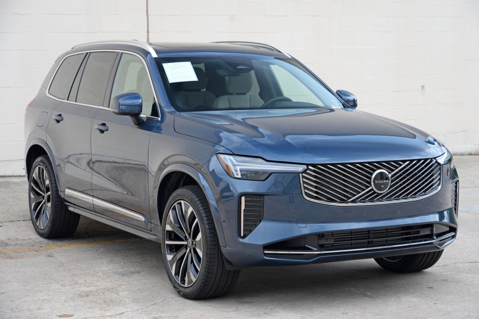 Used 2025 Volvo XC90 T8 Plus w/ Protection Package Premier AWD/4WD image 60