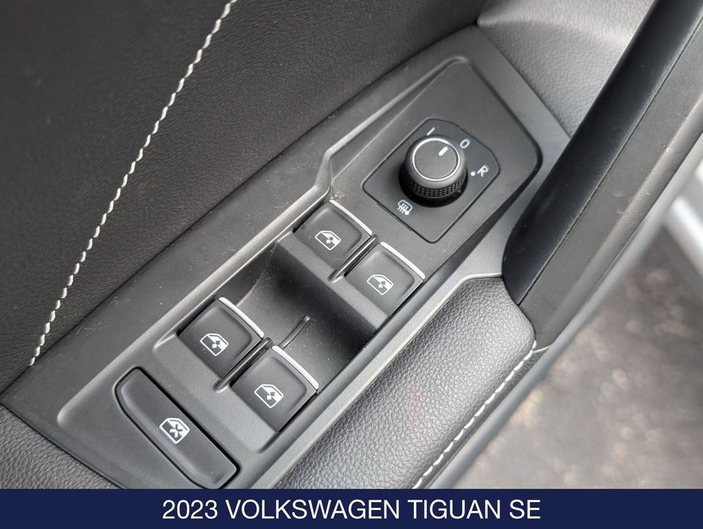 Certified 2023 Volkswagen Tiguan SE AWD/4WD image 12