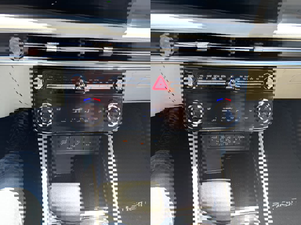 New 2025 Hyundai Tucson SEL image 11