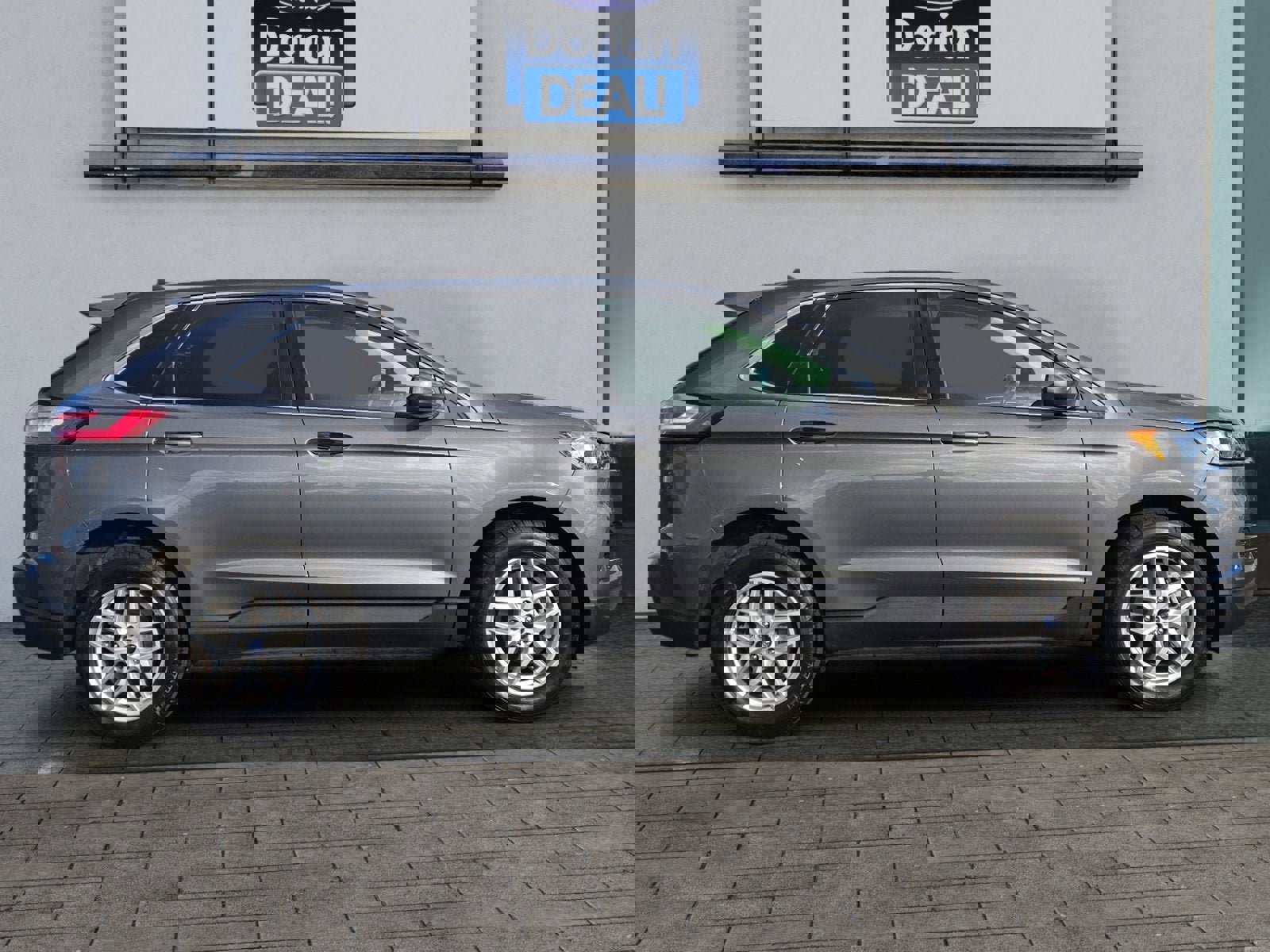 Certified 2022 Ford Edge SEL w/ Convenience Package image 2