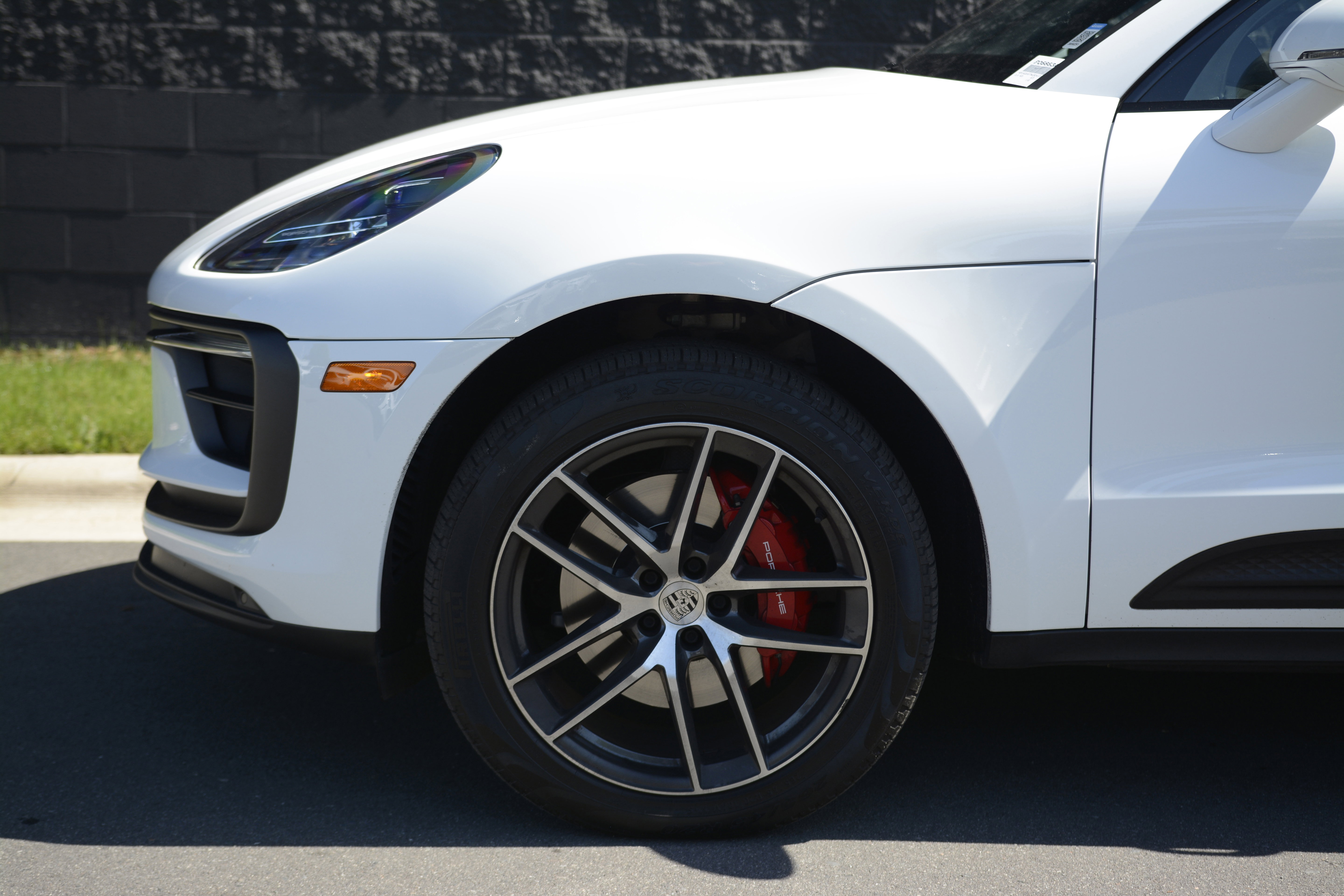 Certified 2022 Porsche Macan S AWD/4WD image 38