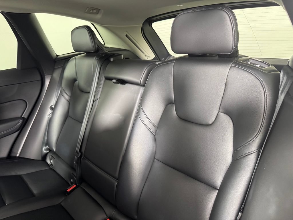 Certified 2024 Volvo XC60 B5 Core w/ Climate Package AWD/4WD image 14