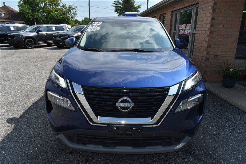 Used 2023 Nissan Rogue SV AWD/4WD image 8