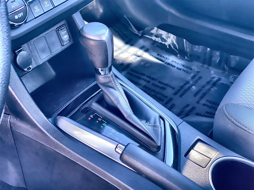 Used 2014 Toyota Corolla LE image 20