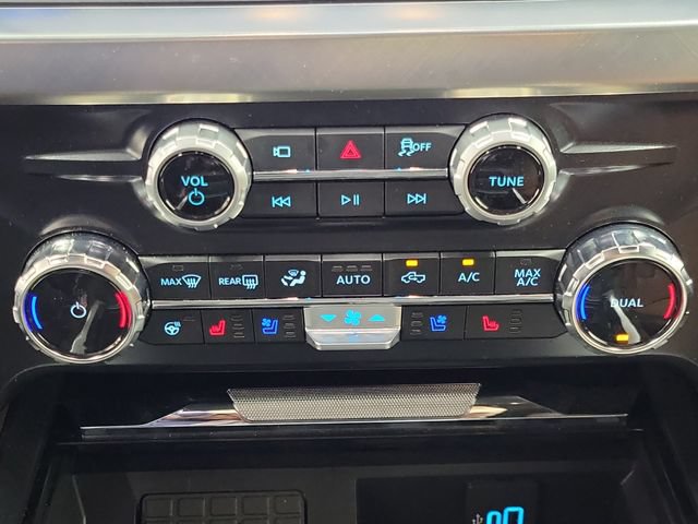 Used 2025 Ford F450 King Ranch w/ Chrome Package AWD/4WD image 31