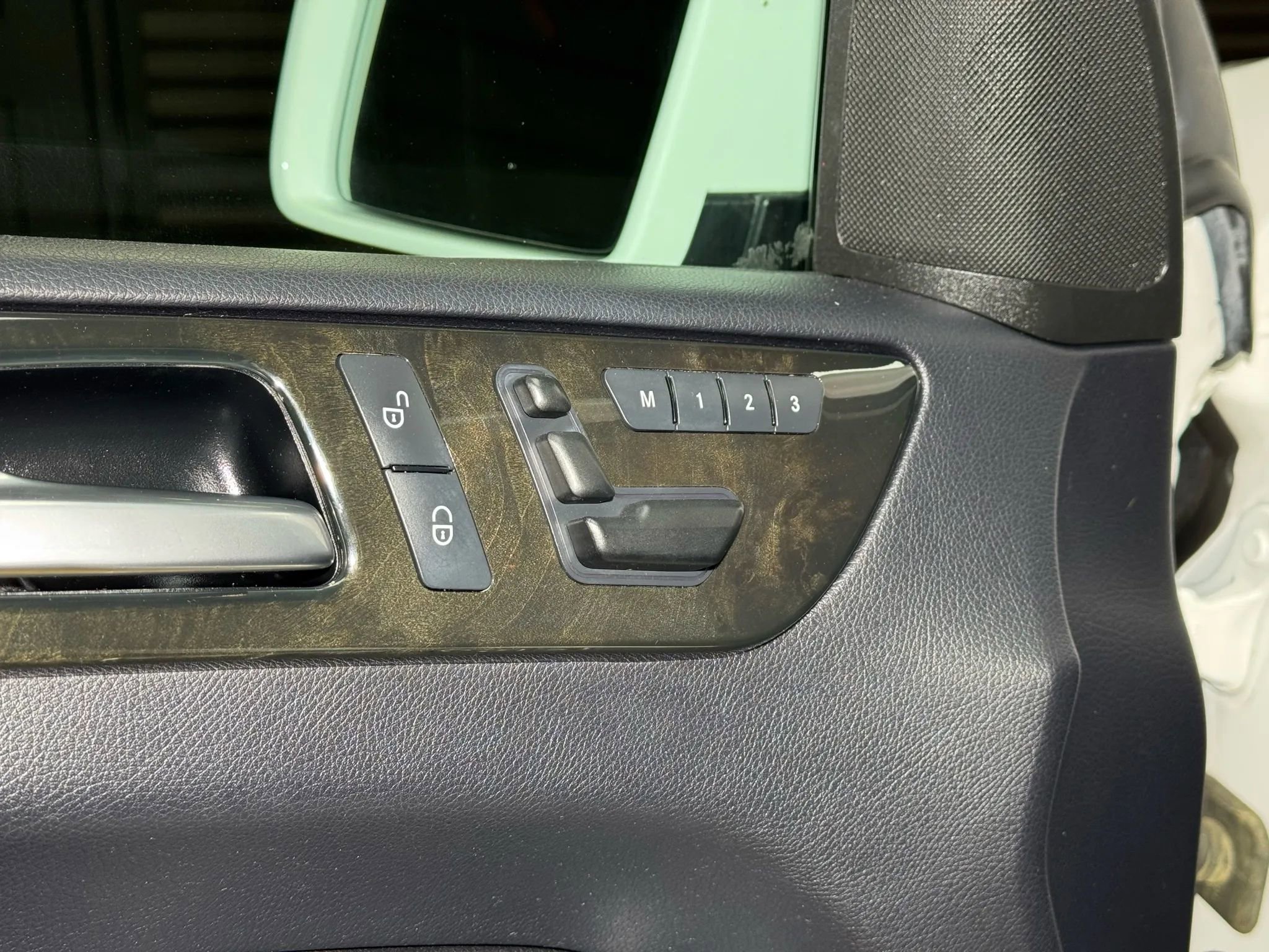 Used 2015 Mercedes-Benz ML 350 4MATIC w/ Premium 1 Package image 41