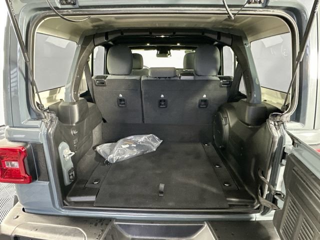 Used 2025 Jeep Wrangler Unlimited Sahara image 32