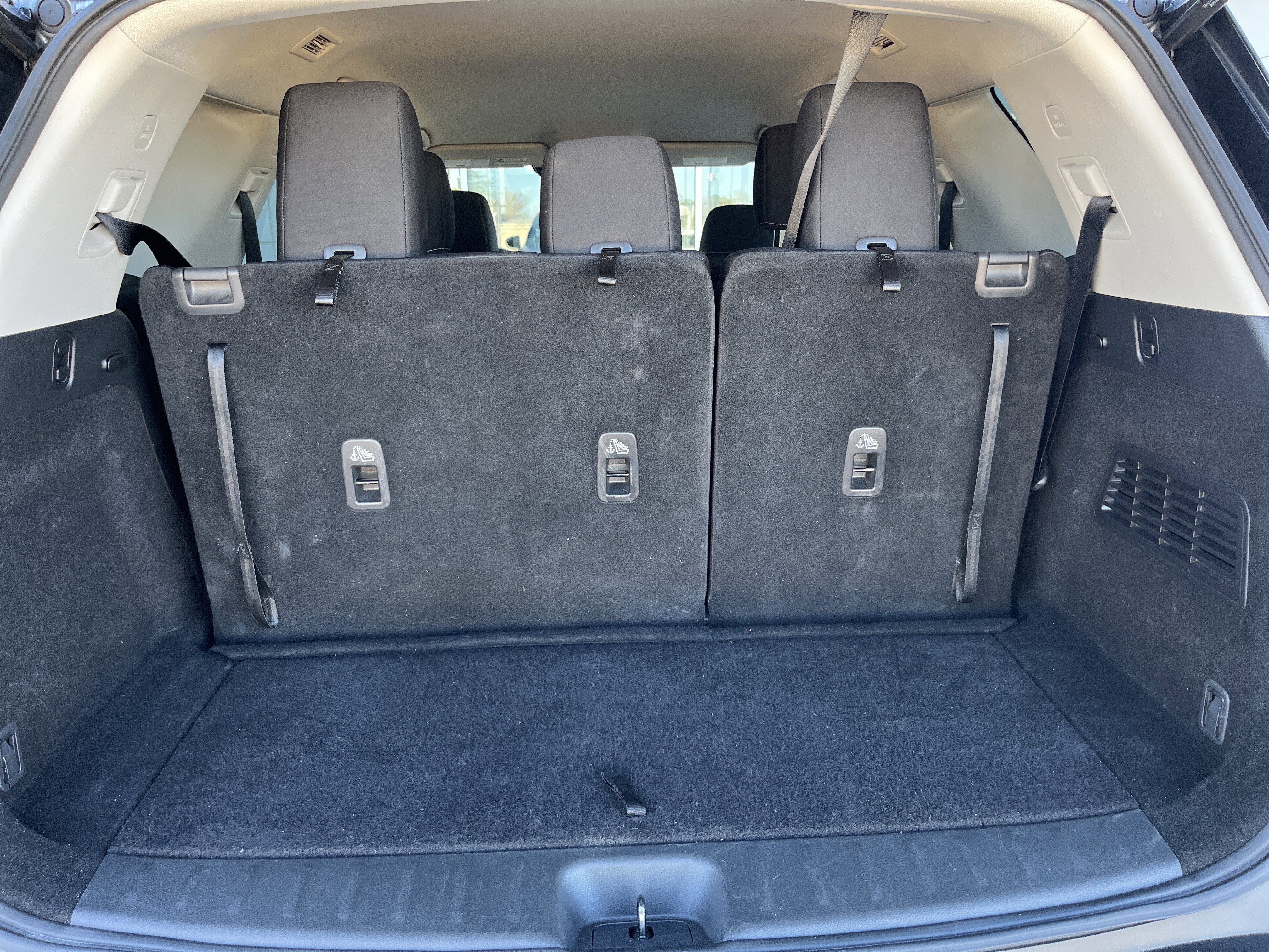 Used 2023 Nissan Pathfinder S image 13