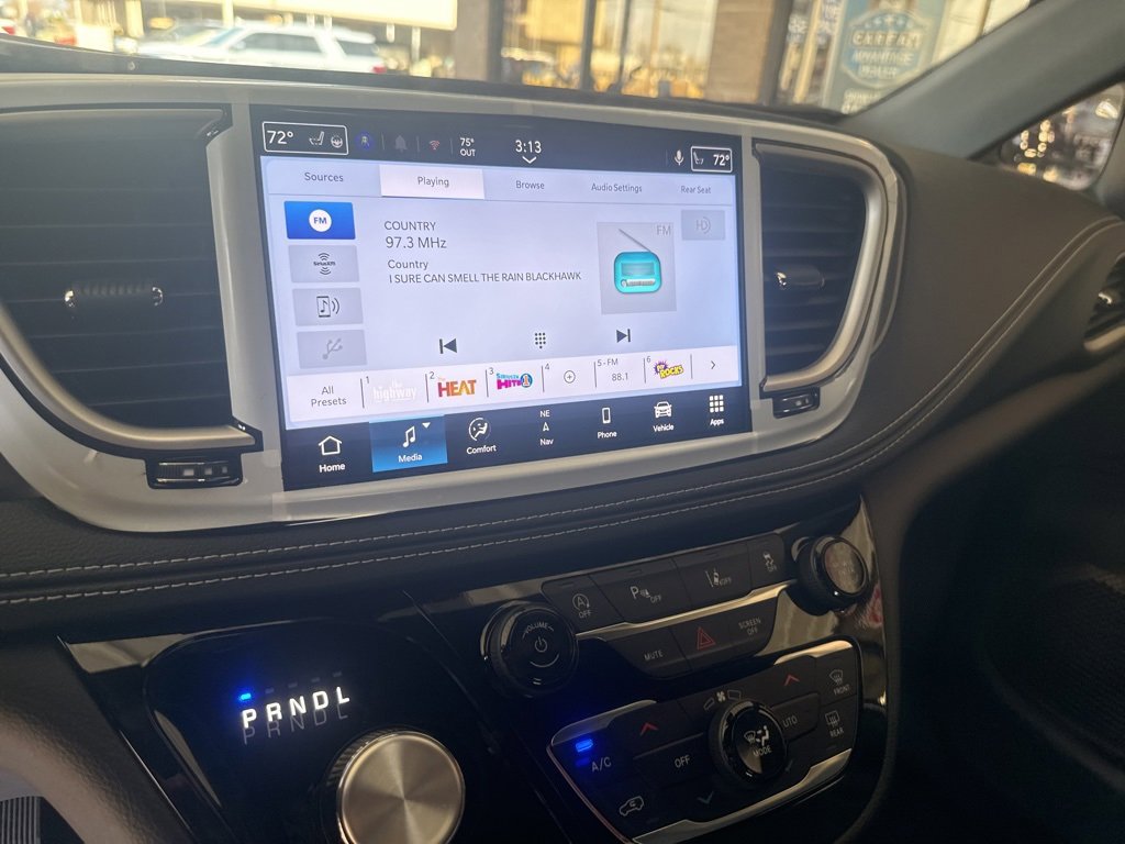 New 2026 Chrysler Pacifica Select image 11