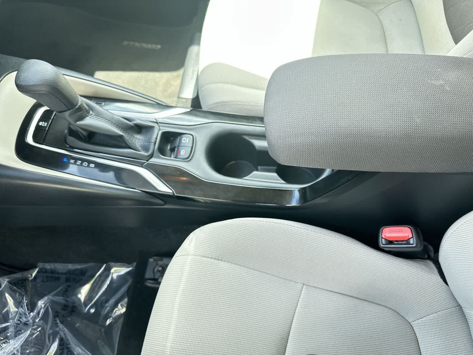 Used 2021 Toyota Corolla LE w/ Carpet Mat Package (TMS) FWD image 19