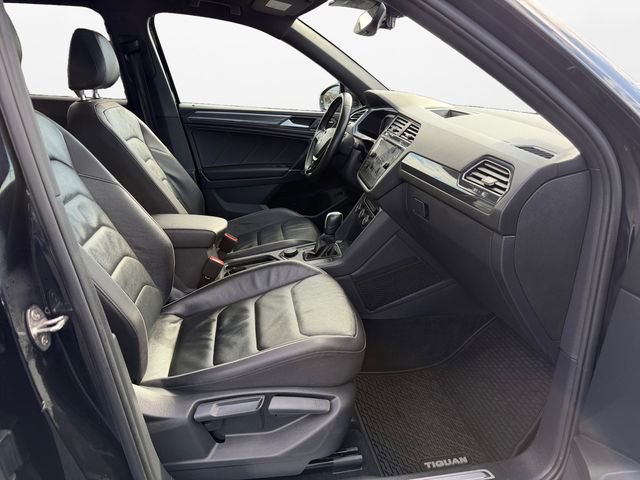 Used 2020 Volkswagen Tiguan SEL Premium R-Line image 15