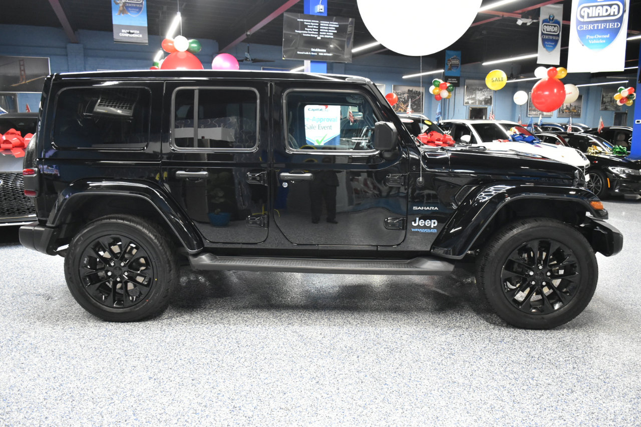 Used 2021 Jeep Wrangler Unlimited Sahara w/ Cold Weather Group image 3