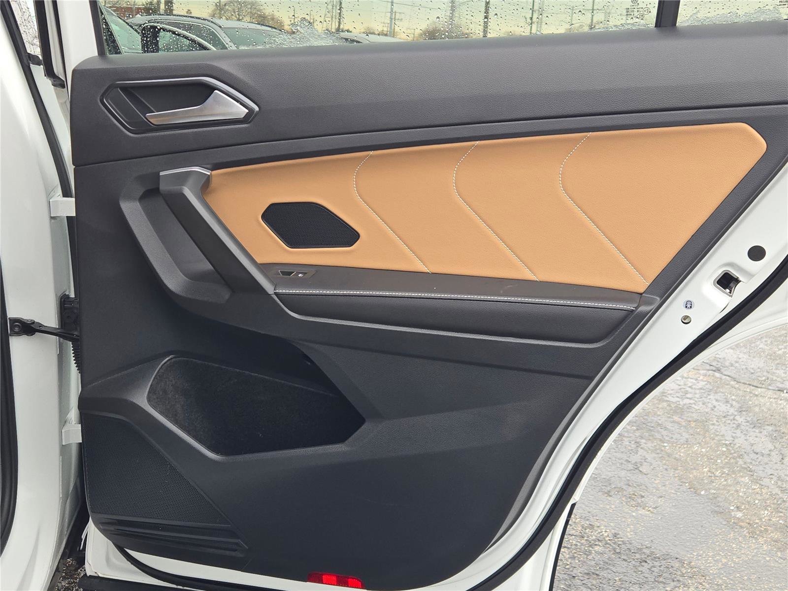 Used 2024 Volkswagen Tiguan SE image 13