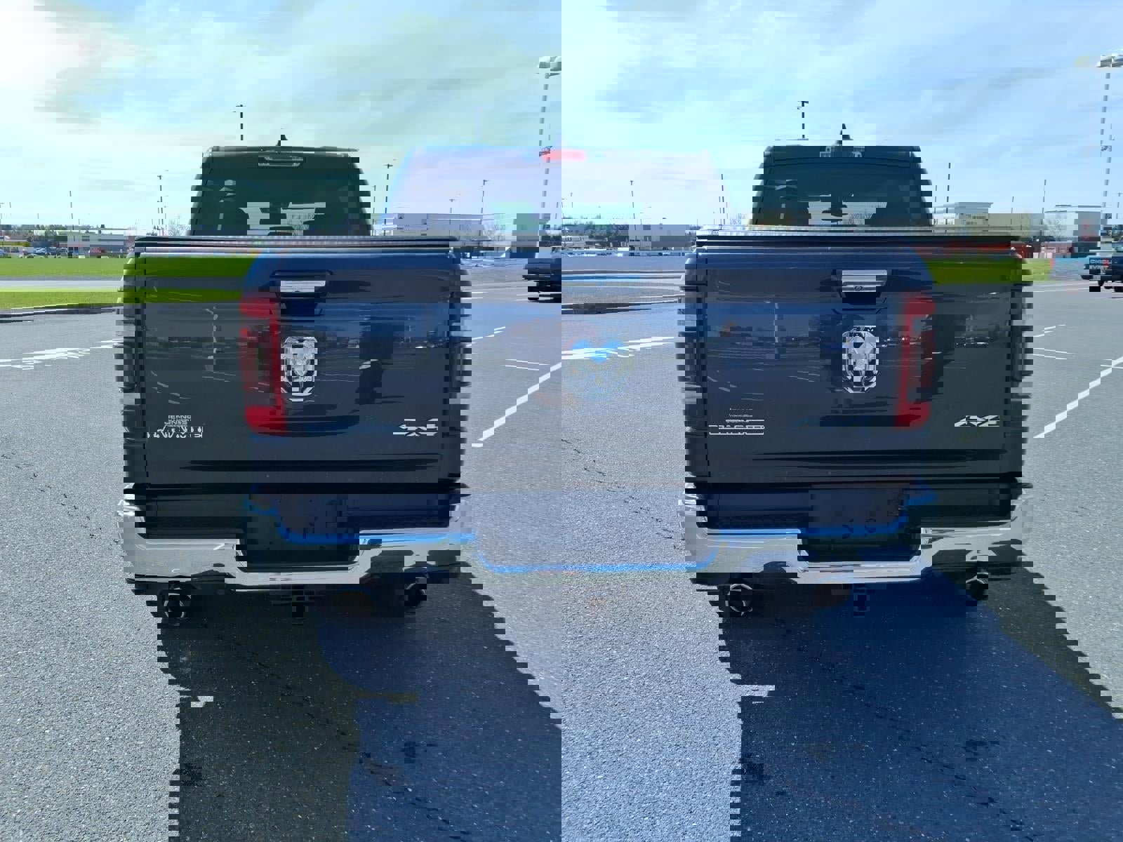 Used 2019 RAM 1500 Laramie AWD/4WD image 5