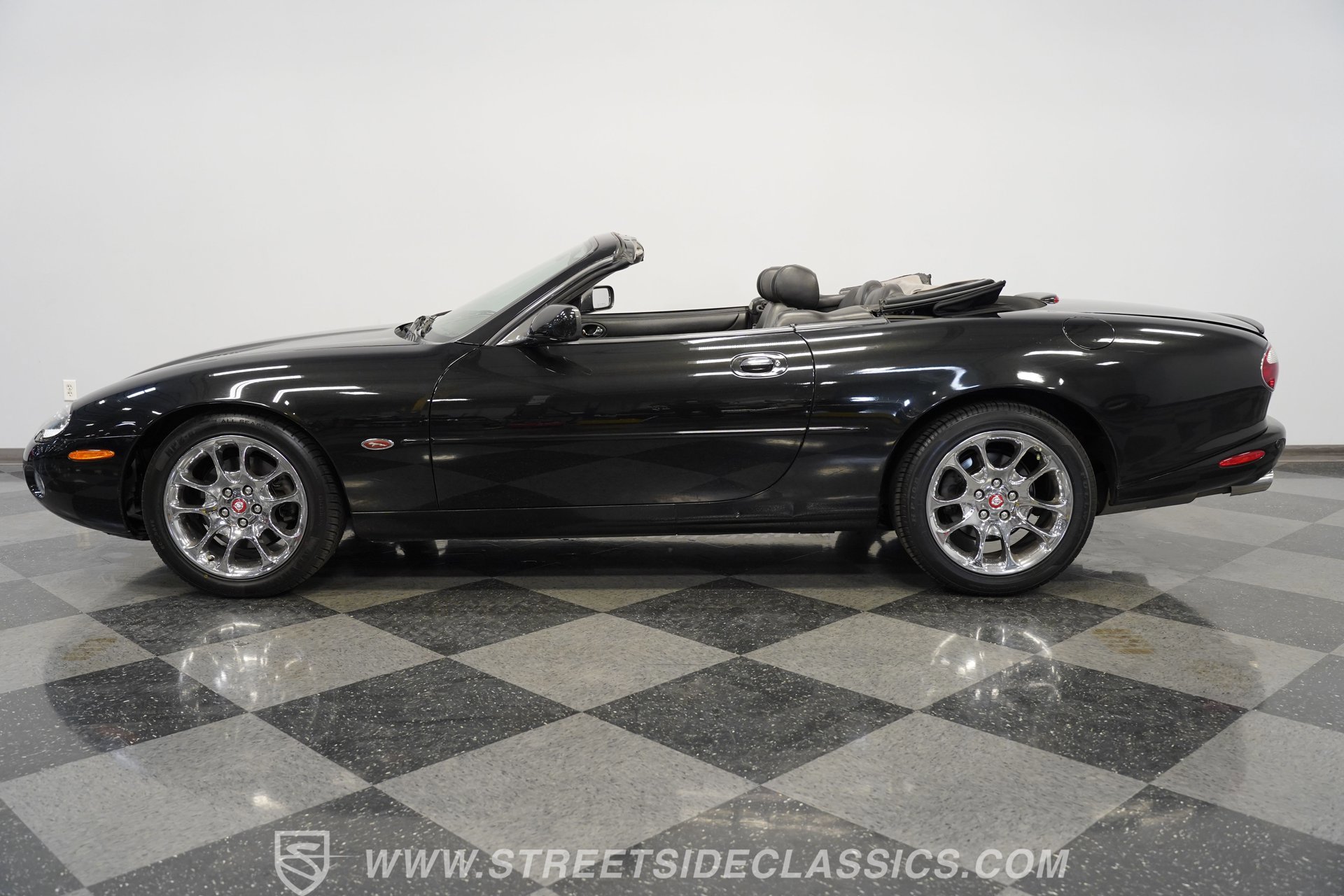 Used 2002 Jaguar XK8 Convertible image 6