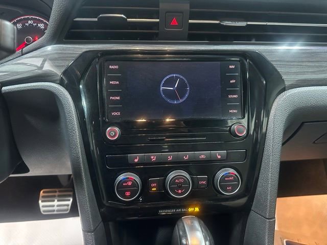 Used 2022 Volkswagen Passat 2.0T R-Line image 20