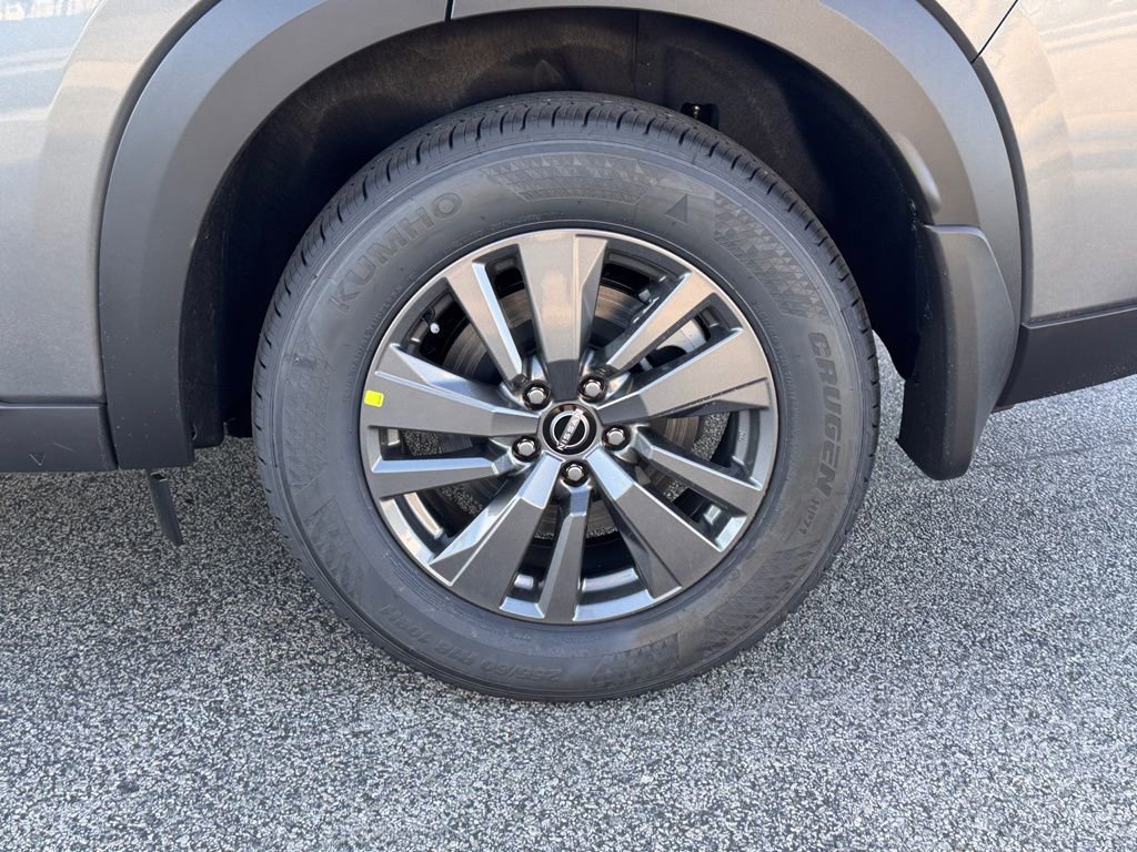 New 2026 Nissan Pathfinder SV image 8