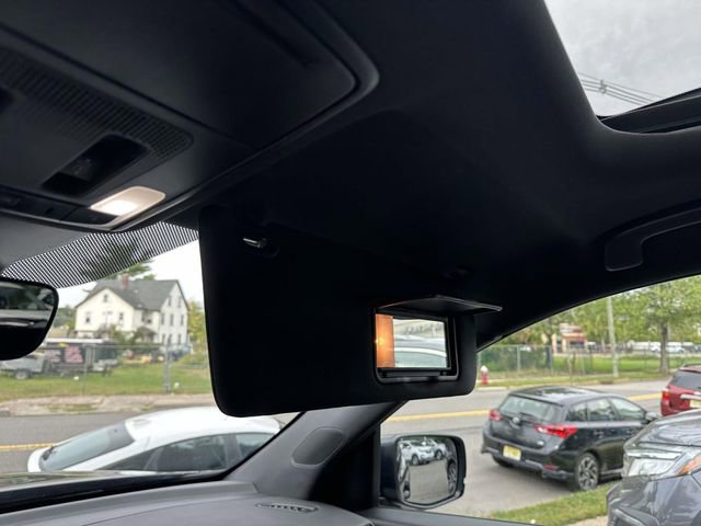 Used 2025 Honda Pilot TrailSport image 17