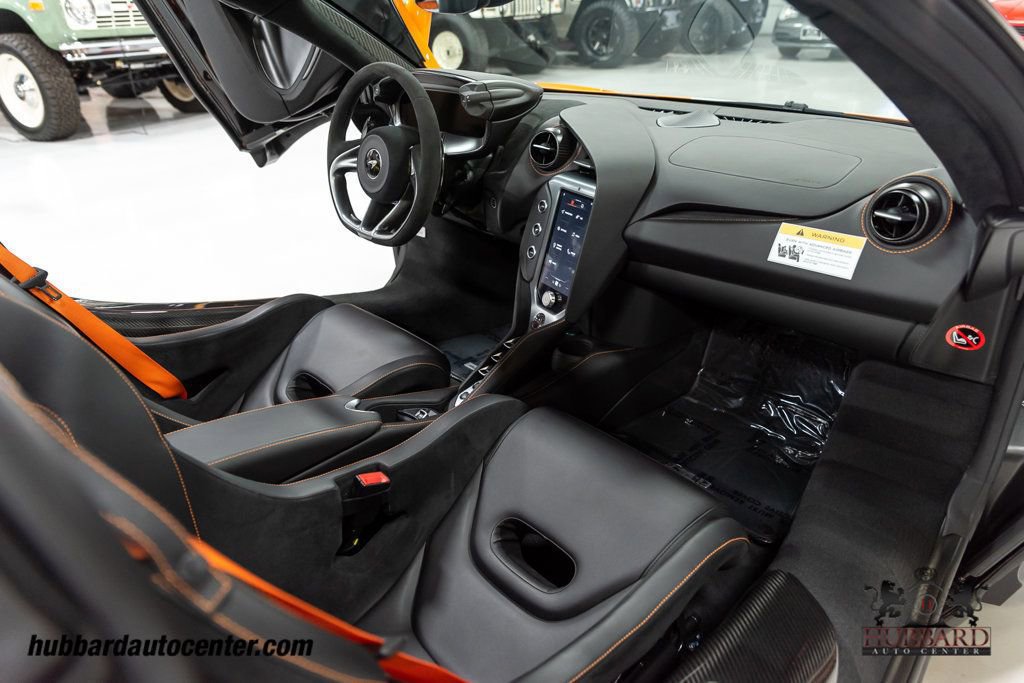 Used 2024 McLaren 750S Spider image 24