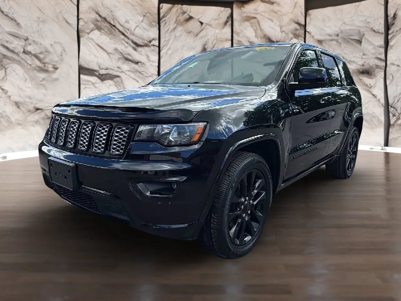 Used 2018 Jeep Grand Cherokee Altitude AWD/4WD image 25