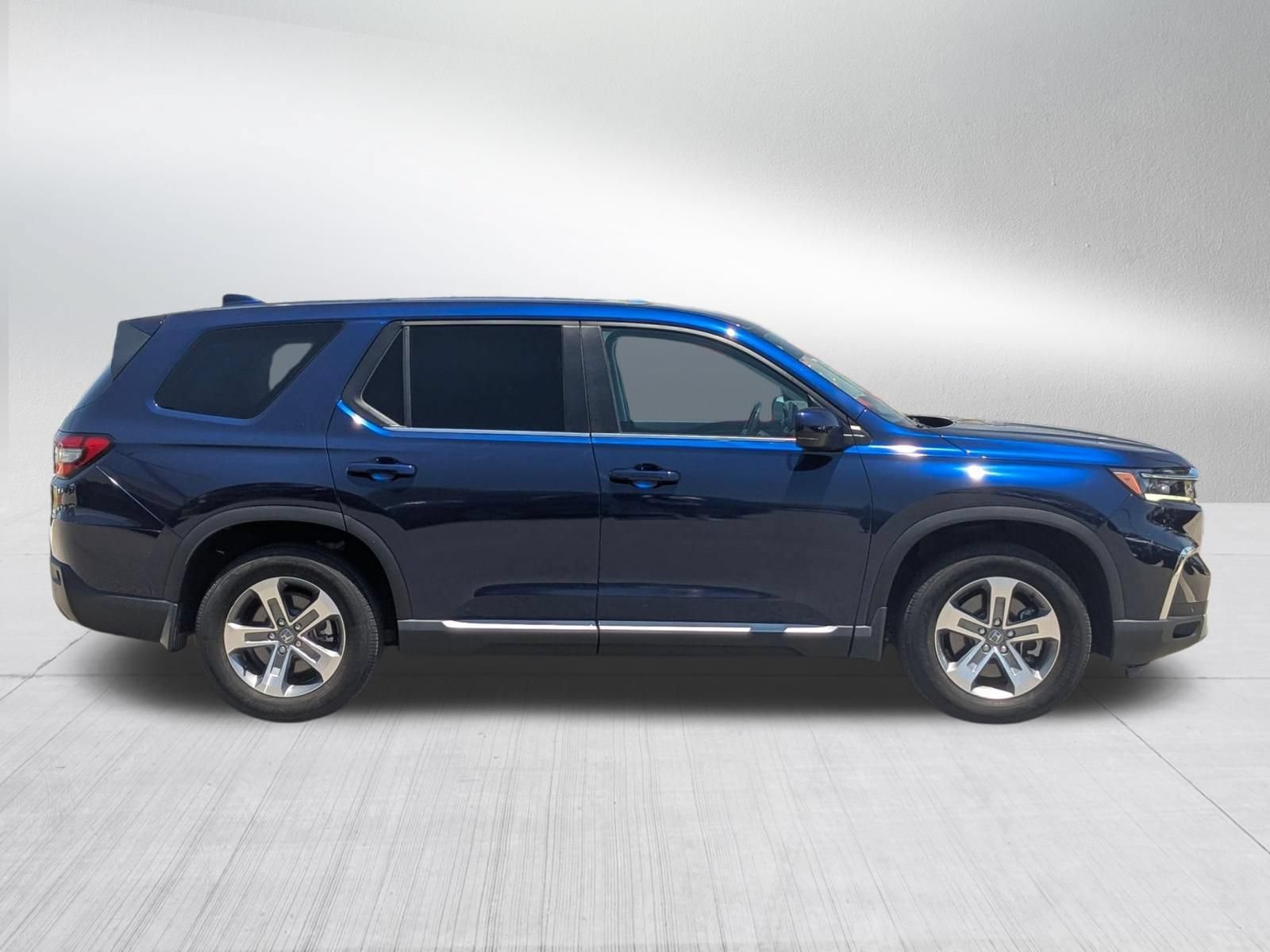 Used 2023 Honda Pilot EX-L image 6