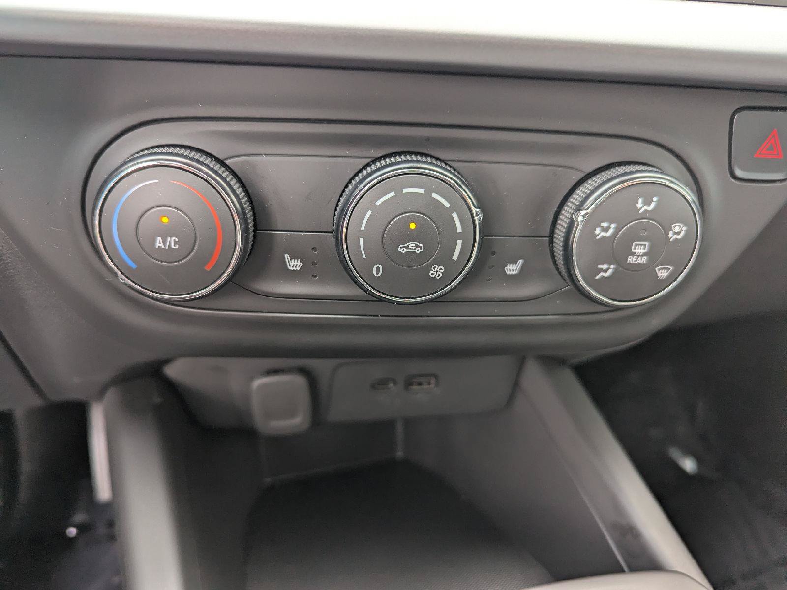 Used 2025 Chevrolet Trax LS w/ LS Convenience Package FWD image 16