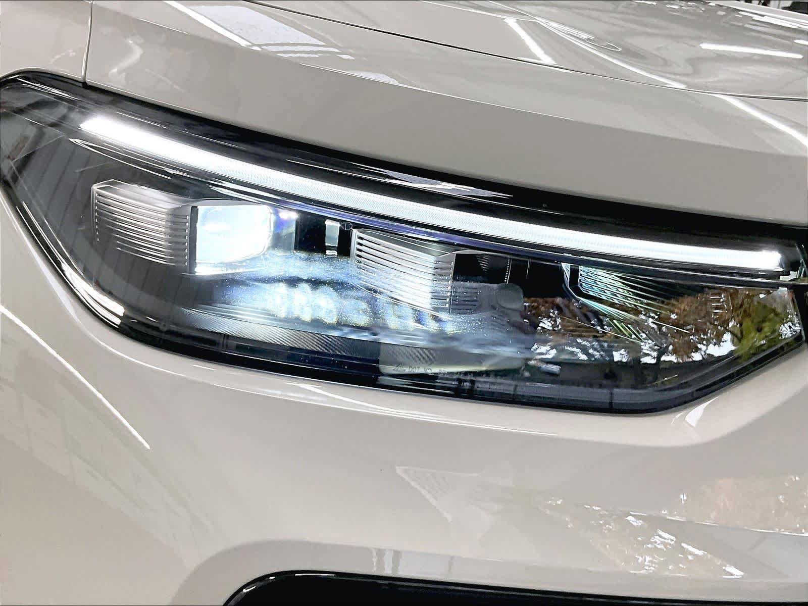 New 2026 Volkswagen Tiguan SE R-Line AWD/4WD image 33