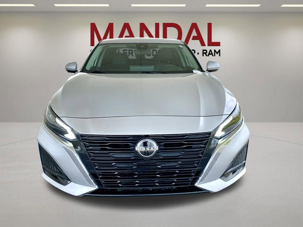 Used 2023 Nissan Altima 2.5 SL FWD image 3