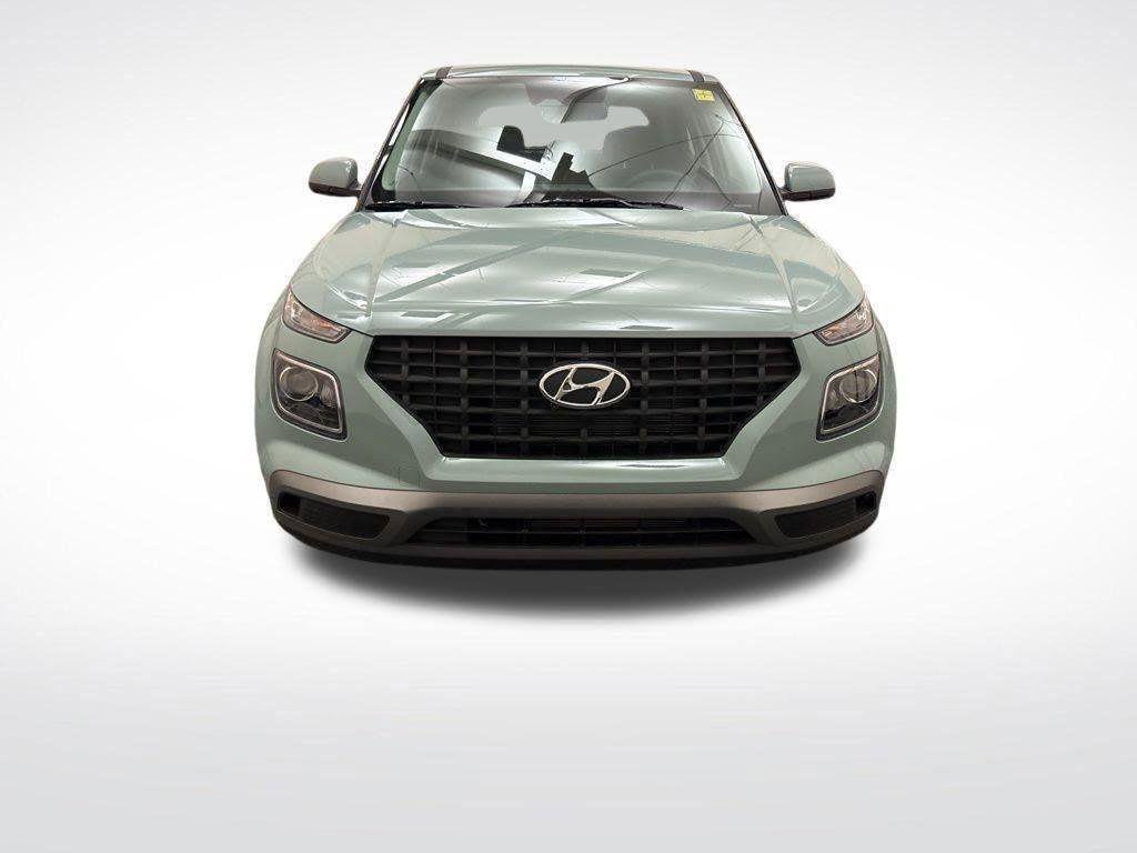 New 2026 Hyundai Venue SE FWD image 2
