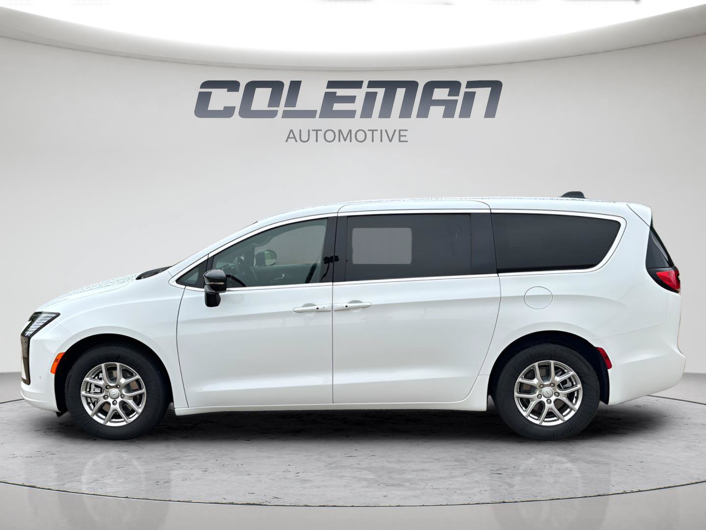 New 2027 Chrysler Pacifica Select FWD image 6