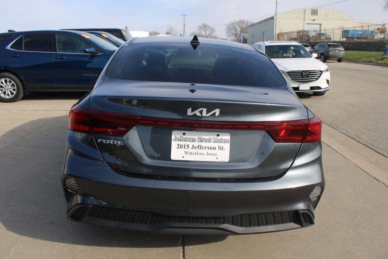 Used 2022 Kia Forte LXS image 2
